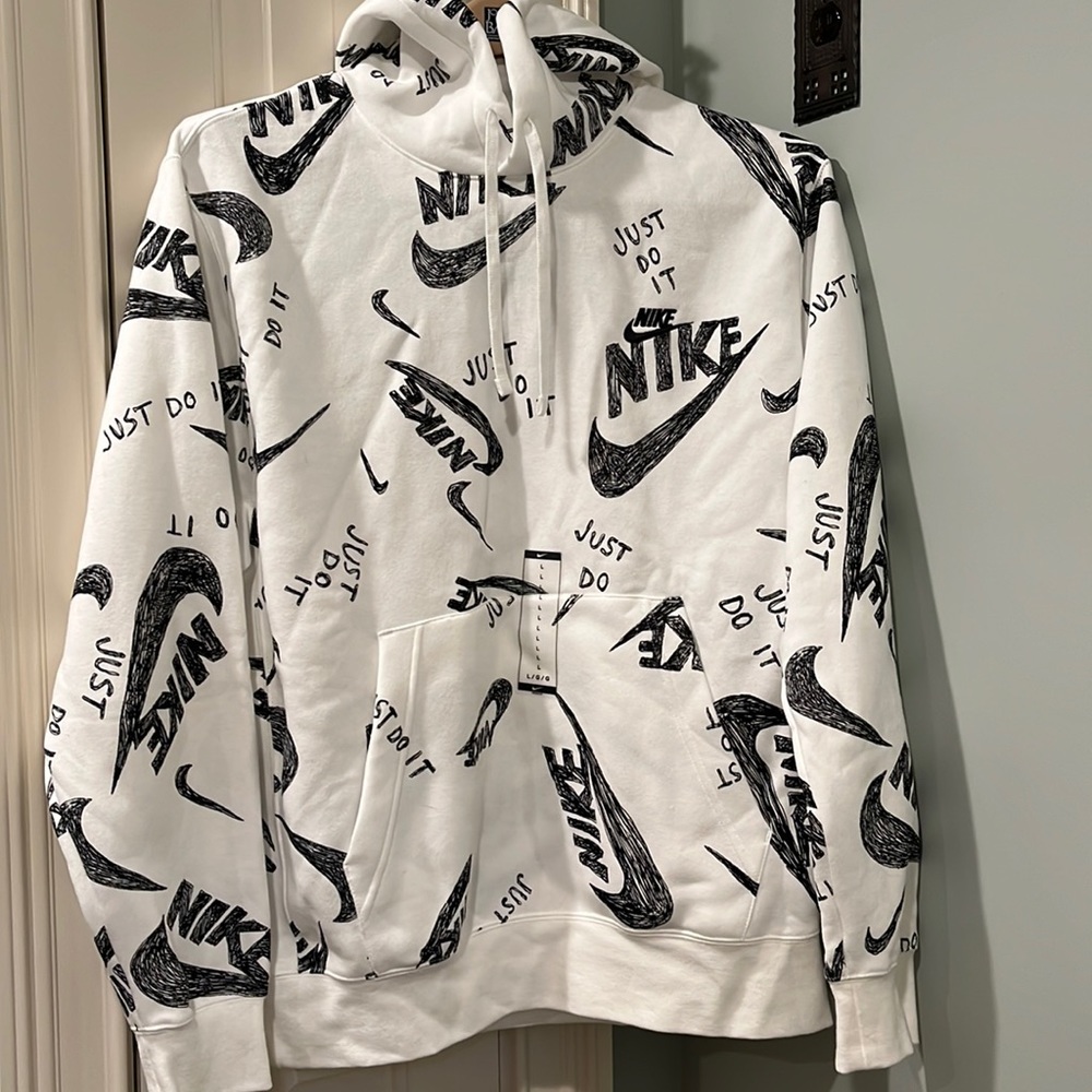 Nike hoodie men’s large brand new, tags on, never worn